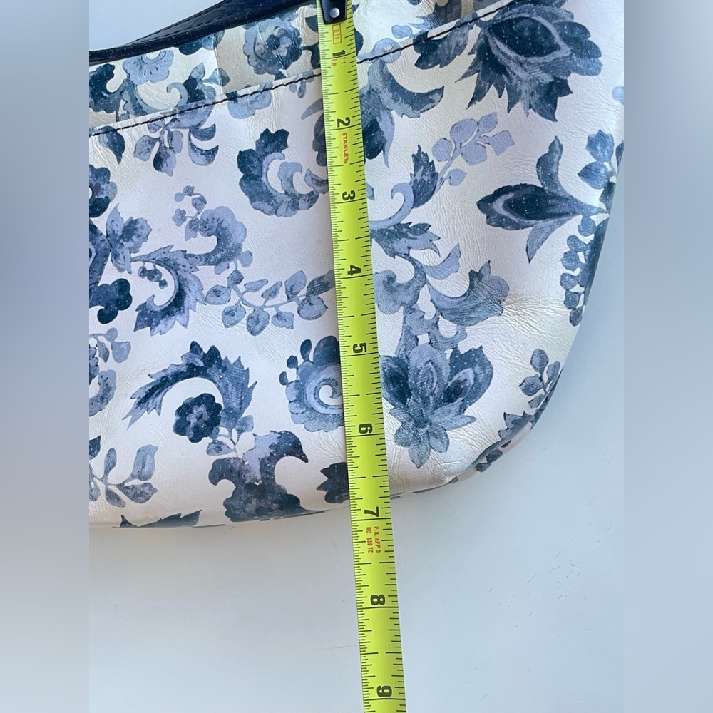 Patricia Nash Blue and White Floral Crossbody Bag - Picture 3 of 7